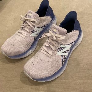 New balance fresh foam women’s size 7.5 wide D New Balance fresh Foam 1080 V10